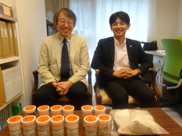 東京珪藻土工業、3代目である経営者の野見山嘉彦氏、顧問税理士の渡邉義道氏