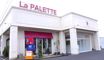 愛知県東海市に8年前開店した「ラ・パレット・オム・テツ」の外観